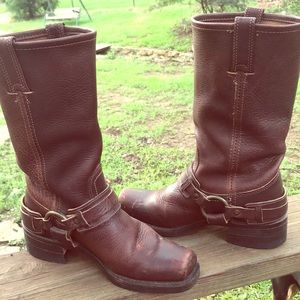 Authentic Frye harness boot dk brown size7  475172